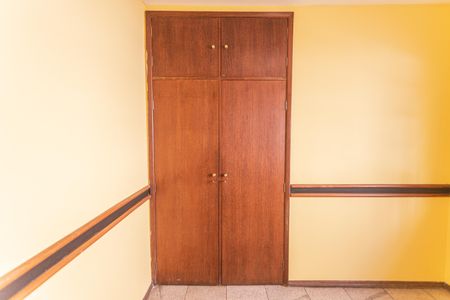 Apartamento à venda com 140m², 4 quartos e 2 vagas Apartamento à venda com 140m², 4 quartos e 2 vagasArmário do Quarto 3