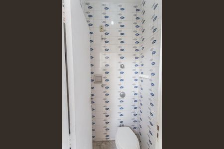 Apartamento à venda com 140m², 4 quartos e 2 vagas Apartamento à venda com 140m², 4 quartos e 2 vagasBanheiro de Serviço