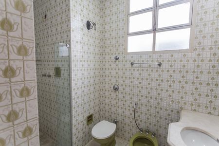 Apartamento à venda com 140m², 4 quartos e 2 vagas Apartamento à venda com 140m², 4 quartos e 2 vagasBanheiro da Suíte