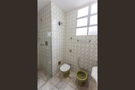 Apartamento à venda com 140m², 4 quartos e 2 vagas Apartamento à venda com 140m², 4 quartos e 2 vagasBanheiro da Suíte