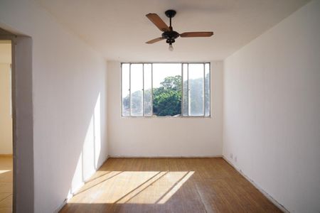Apartamento à venda com 73m², 2 quartos e 1 vaga Apartamento à venda com 73m², 2 quartos e 1 vagaSala
