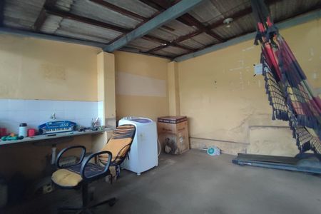 Casa à venda com 250m², 2 quartos e 2 vagas Casa à venda com 250m², 2 quartos e 2 vagasÁrea de Serviço