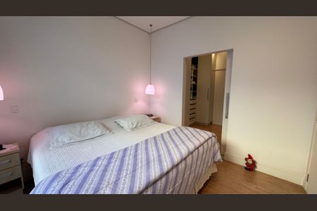 Casa de condomínio à venda com 207m², 3 quartos e 4 vagas Casa de condomínio à venda com 207m², 3 quartos e 4 vagasSuíte 3