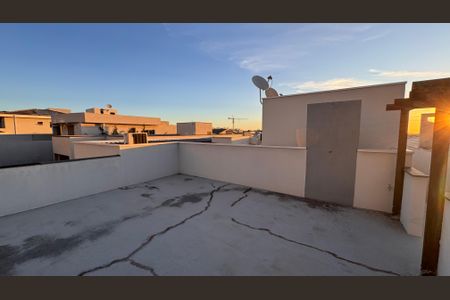 Casa de condomínio à venda com 207m², 3 quartos e 4 vagas Casa de condomínio à venda com 207m², 3 quartos e 4 vagasSolário