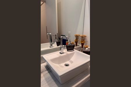 Casa de condomínio à venda com 207m², 3 quartos e 4 vagas Casa de condomínio à venda com 207m², 3 quartos e 4 vagasBanheiro da Suíte 1