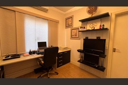 Casa de condomínio à venda com 207m², 3 quartos e 4 vagas Casa de condomínio à venda com 207m², 3 quartos e 4 vagasSuíte 1