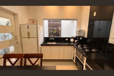 Casa de condomínio à venda com 207m², 3 quartos e 4 vagas Casa de condomínio à venda com 207m², 3 quartos e 4 vagasCozinha