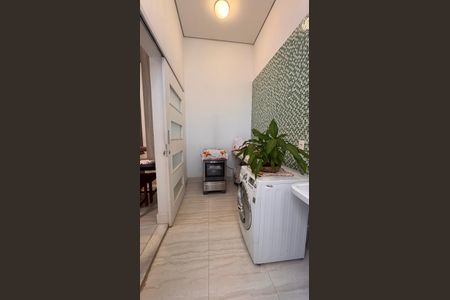 Casa de condomínio à venda com 207m², 3 quartos e 4 vagas Casa de condomínio à venda com 207m², 3 quartos e 4 vagasÁrea de Serviço
