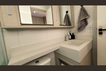 Apartamento à venda com 74m², 3 quartos e 1 vaga Apartamento à venda com 74m², 3 quartos e 1 vagaBanheiro da Suíte