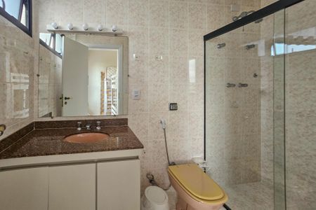 Apartamento para alugar com 400m², 4 quartos e 3 vagas Apartamento para alugar com 400m², 4 quartos e 3 vagasBanheiro da suíte 2