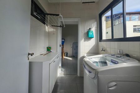 Apartamento para alugar com 400m², 4 quartos e 3 vagas Apartamento para alugar com 400m², 4 quartos e 3 vagasÁrea de serviço