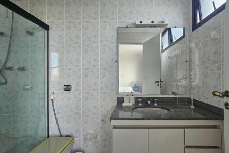 Apartamento para alugar com 400m², 4 quartos e 3 vagas Apartamento para alugar com 400m², 4 quartos e 3 vagasBanheiro da suíte 3