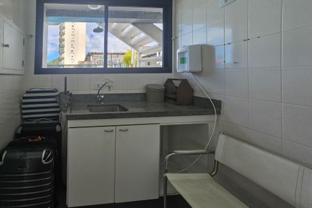 Apartamento para alugar com 400m², 4 quartos e 3 vagas Apartamento para alugar com 400m², 4 quartos e 3 vagasCozinha 2