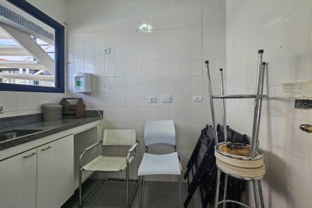 Apartamento para alugar com 400m², 4 quartos e 3 vagas Apartamento para alugar com 400m², 4 quartos e 3 vagasCozinha 2