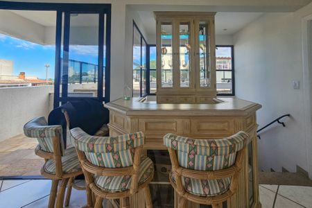 Apartamento para alugar com 400m², 4 quartos e 3 vagas Apartamento para alugar com 400m², 4 quartos e 3 vagasSala