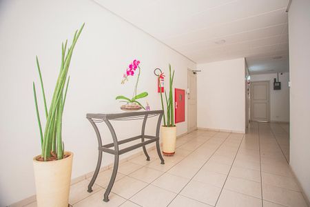 Apartamento à venda com 62m², 2 quartos e 2 vagas Apartamento à venda com 62m², 2 quartos e 2 vagasHall social