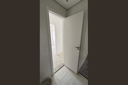 Apartamento à venda com 54m², 2 quartos e 1 vaga Apartamento à venda com 54m², 2 quartos e 1 vagaBanheiro