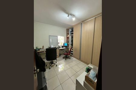 Casa à venda com 111m², 2 quartos e 2 vagas