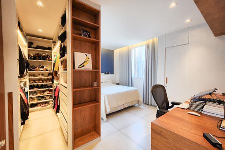 Apartamento à venda com 162m², 3 quartos e 1 vagaSuite 2