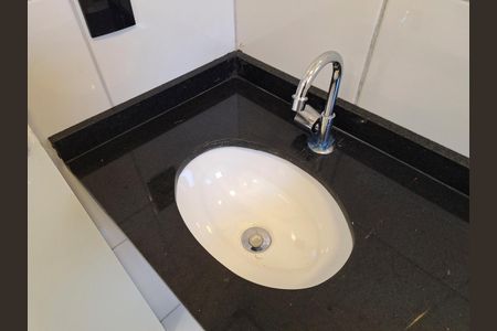 Casa de condomínio à venda com 59m², 2 quartos e 1 vaga Casa de condomínio à venda com 59m², 2 quartos e 1 vagaBanheiro Quarto 1