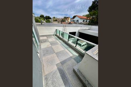 Casa à venda com 457m², 5 quartos e 10 vagasQuarto 3 - Varanda