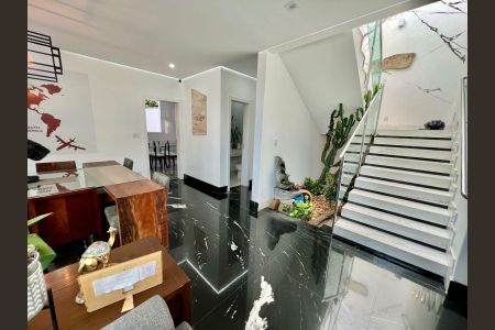 Casa à venda com 457m², 5 quartos e 10 vagasSala