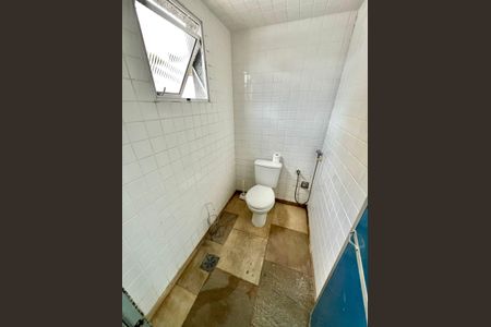 Casa à venda com 457m², 5 quartos e 10 vagasBanheiro externo