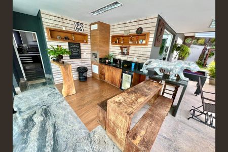 Casa à venda com 457m², 5 quartos e 10 vagasEspaço Gourmet - Frente
