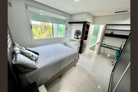 Casa à venda com 457m², 5 quartos e 10 vagasQuarto 4 - Súite
