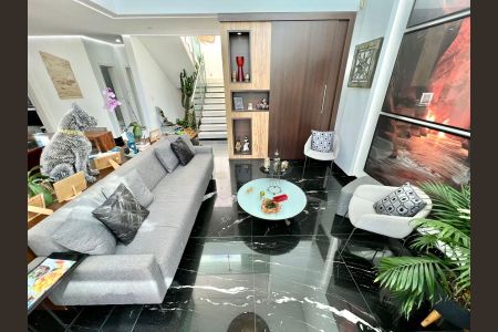 Casa à venda com 457m², 5 quartos e 10 vagasSala