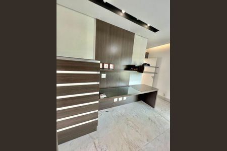 Casa à venda com 457m², 5 quartos e 10 vagasQuarto 5 - Suíte