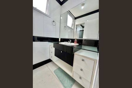 Casa à venda com 457m², 5 quartos e 10 vagasQuarto 5 - Banheiro Suíte