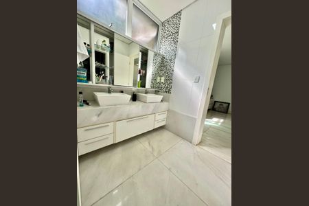 Casa à venda com 457m², 5 quartos e 10 vagasQuarto 1 - Suíte Presidencial