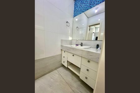 Casa à venda com 457m², 5 quartos e 10 vagasQuarto 2 - Banheiro Suíte