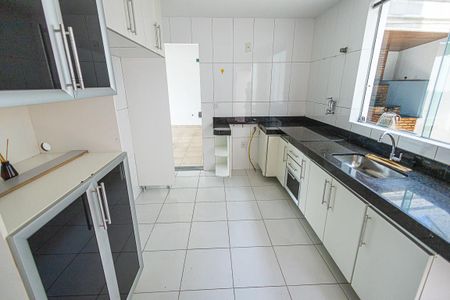 Casa à venda com 170m², 4 quartos e 3 vagasCozinha