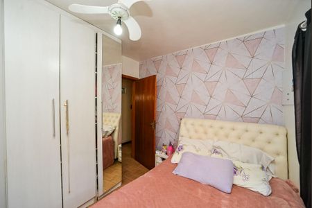Casa à venda com 200m², 3 quartos e 2 vagas Casa à venda com 200m², 3 quartos e 2 vagasQuarto 2