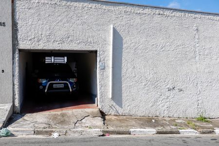 Casa à venda com 251m², 2 quartos e 2 vagas Casa à venda com 251m², 2 quartos e 2 vagasFachada