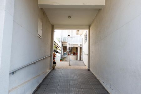 Casa à venda com 251m², 2 quartos e 2 vagas Casa à venda com 251m², 2 quartos e 2 vagasCorredor