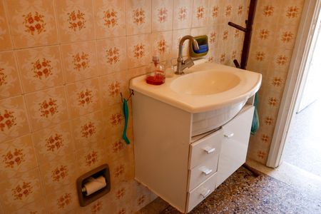 Casa à venda com 251m², 2 quartos e 2 vagas Casa à venda com 251m², 2 quartos e 2 vagasBanheiro