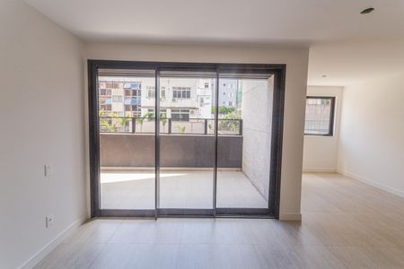 Apartamento à venda com 124m², 3 quartos e 2 vagas Apartamento à venda com 124m², 3 quartos e 2 vagasVaranda da Sala