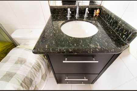 Apartamento à venda com 82m², 2 quartos e 2 vagasBanheiro da Suíte