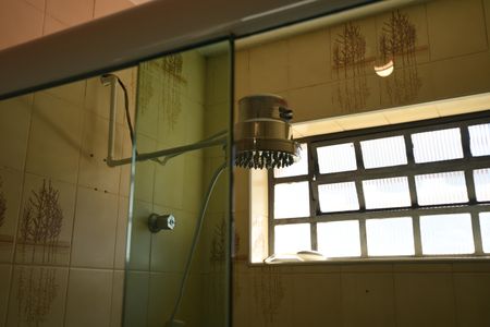 Casa à venda com 340m², 4 quartos e 2 vagasBanheiro 1