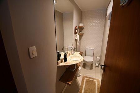 Casa à venda com 340m², 4 quartos e 2 vagasLavabo