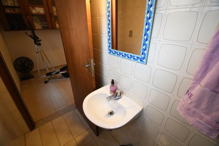 Casa à venda com 340m², 4 quartos e 2 vagasBanheiro 4