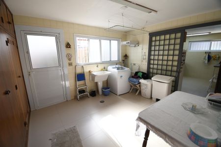 Casa à venda com 340m², 4 quartos e 2 vagasÁrea de Serviço