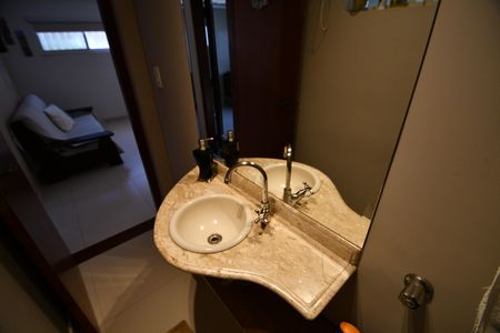 Casa à venda com 340m², 4 quartos e 2 vagasLavabo