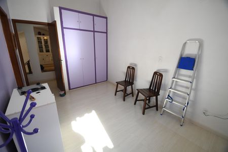 Casa à venda com 340m², 4 quartos e 2 vagasQuarto Suíte 2