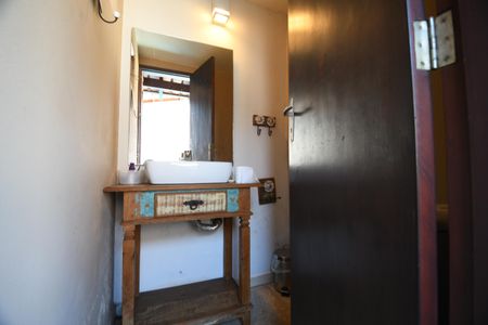 Casa à venda com 340m², 4 quartos e 2 vagasBanheiro de serviço