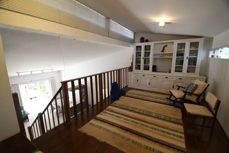 Casa à venda com 340m², 4 quartos e 2 vagasSala - Mezanino