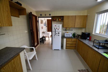Casa à venda com 340m², 4 quartos e 2 vagasCozinha